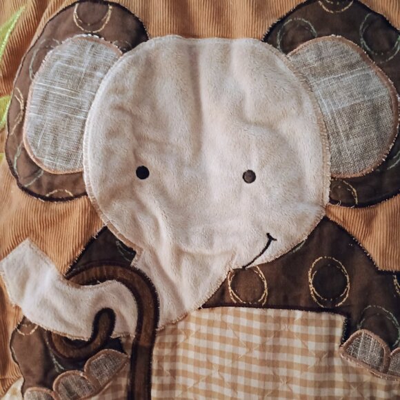 EUC: Lambs & Ivy Sze. 32" x 40" Brown & Tan Bedding Jungle Animal Themed - Picture 4 of 9